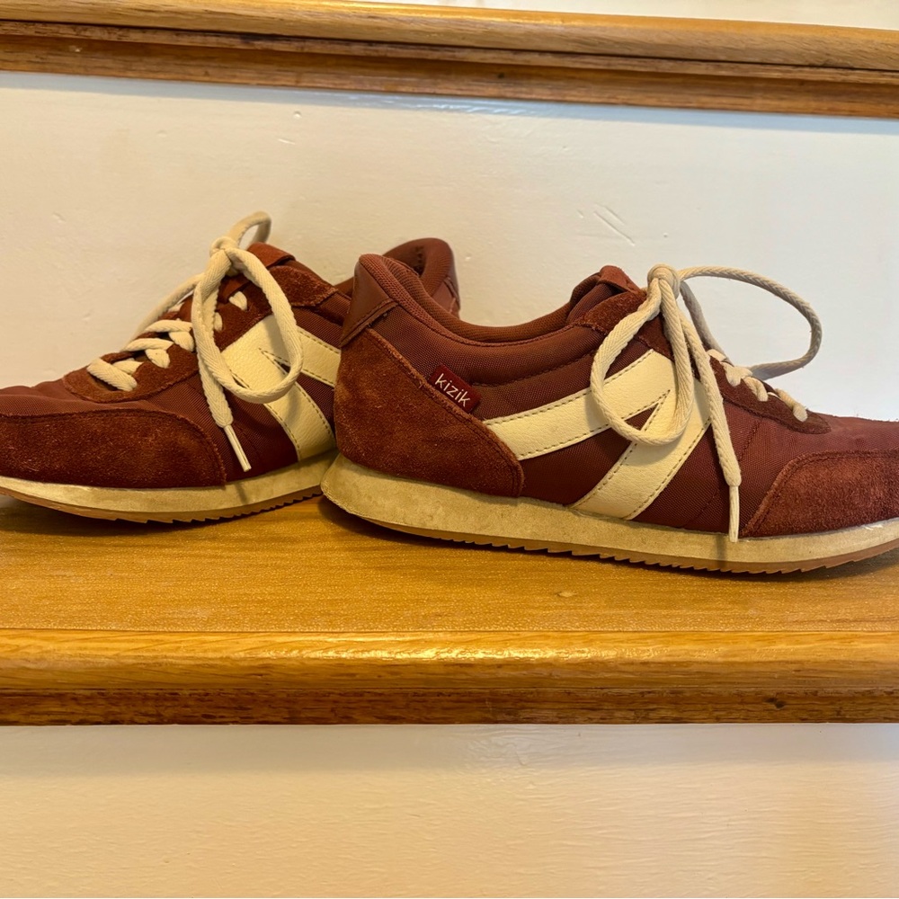 Women’s Kizik Milan Sneakers